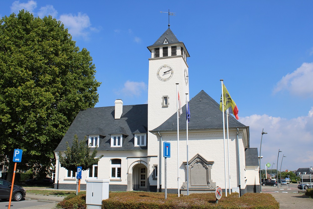 Vlezenbeek Gedenkplaat aan oudgemeentehuis